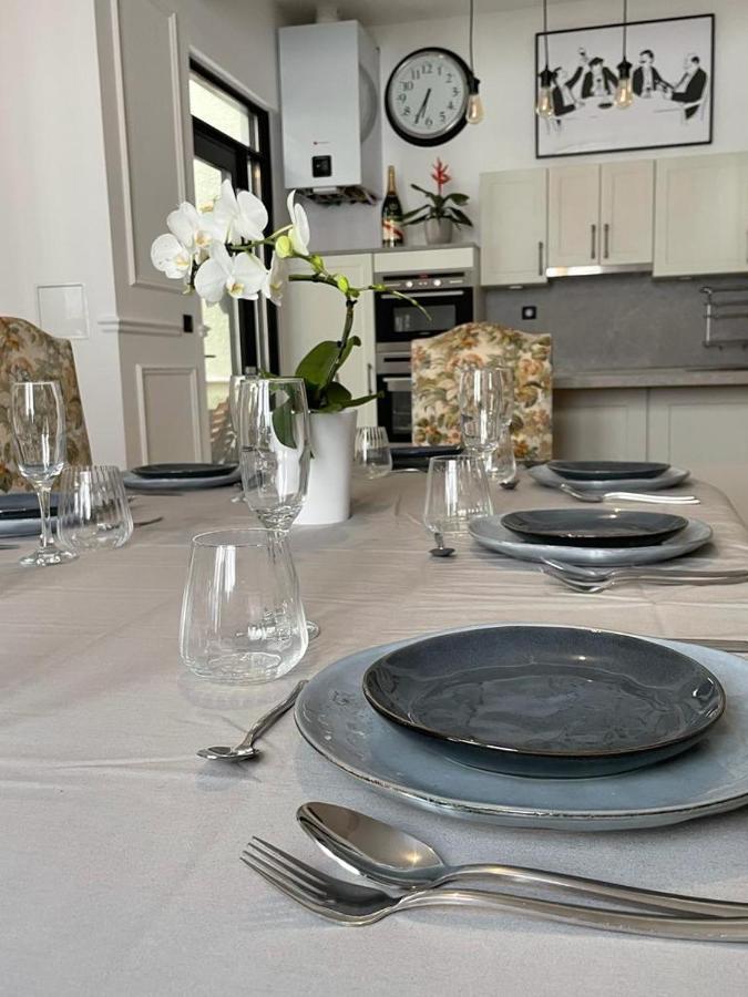 Le Gite De Jean Thevenin, Avec Parking Gratuit Epernay Exterior photo